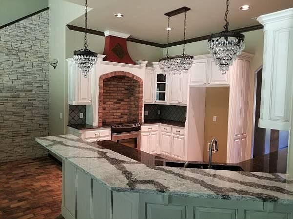 2nd image of 4604 Mackenzie Dr