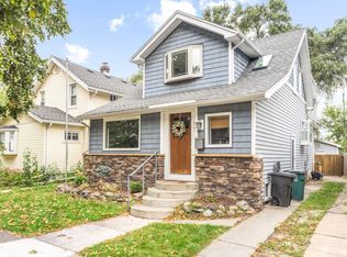 77 Kensington Blvd, Pleasant Ridge, MI 48069