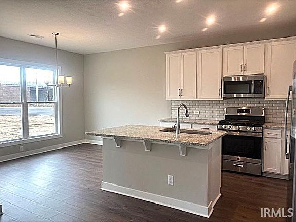 4th image of 1393 Abby Ln