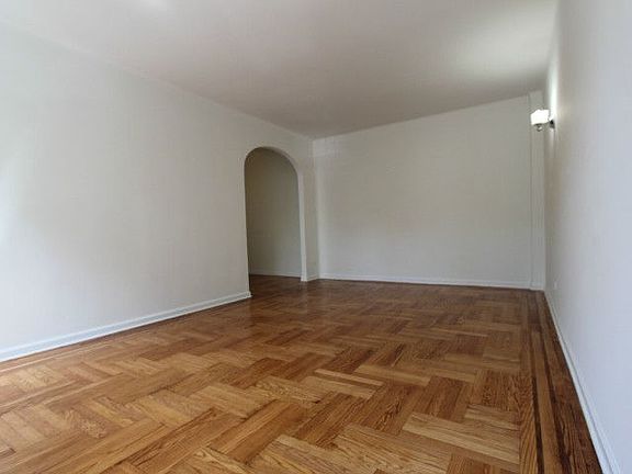 3rd image of 4115 44th St APT 2H