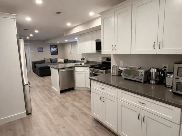 657 E 5th St APT 1, Boston, MA 02127