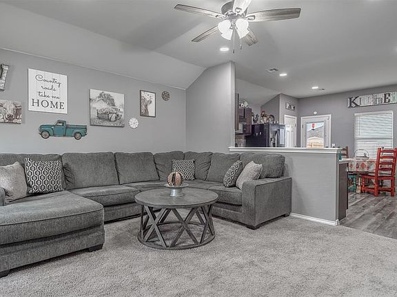 4th image of 5311 Nicole Dr