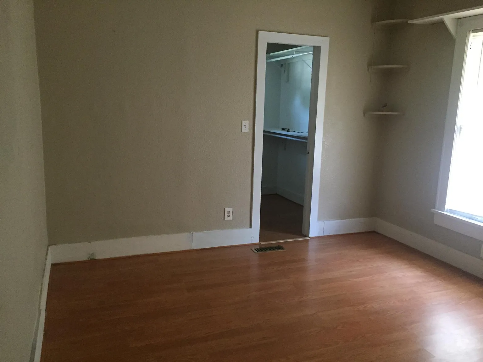 2 bed, 1117 sqft, $1,200 — Photo 4