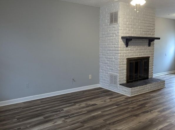 1303 Forest Knolls Cir #404