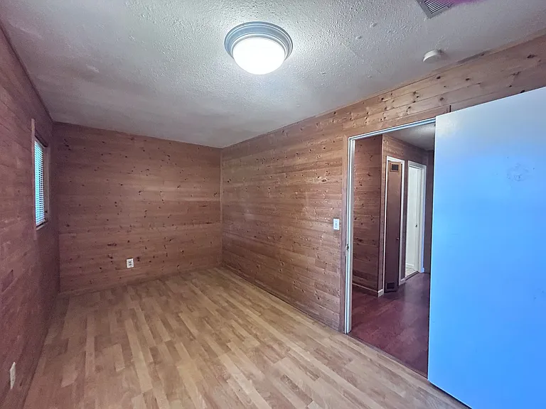 441 Haggin Ave — Photo 11