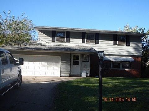 1st image of 726 W 66th Pl