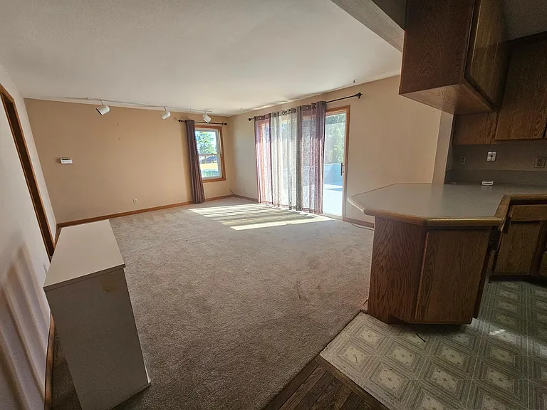 13802 Military Rd S — Photo 5