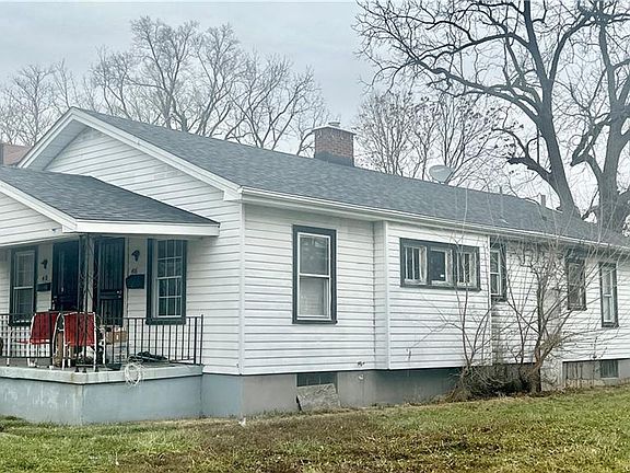 2nd image of 416 Huron Ave