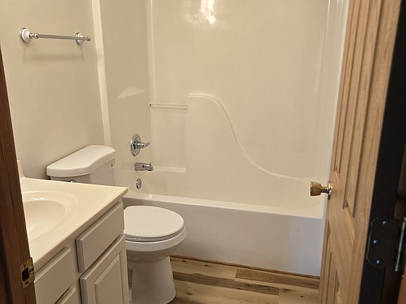 4th image of 1204 W Missouri St