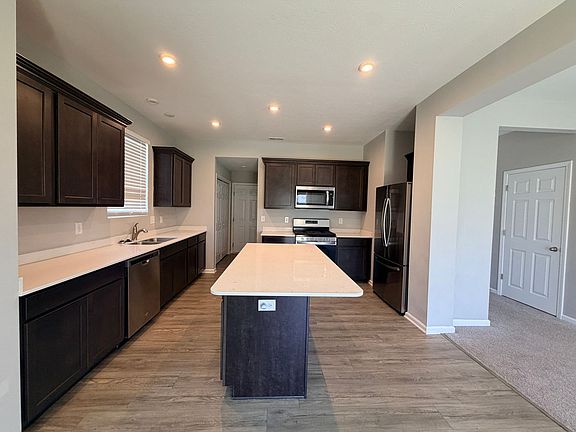 4th image of 3238 Creekridge Ct