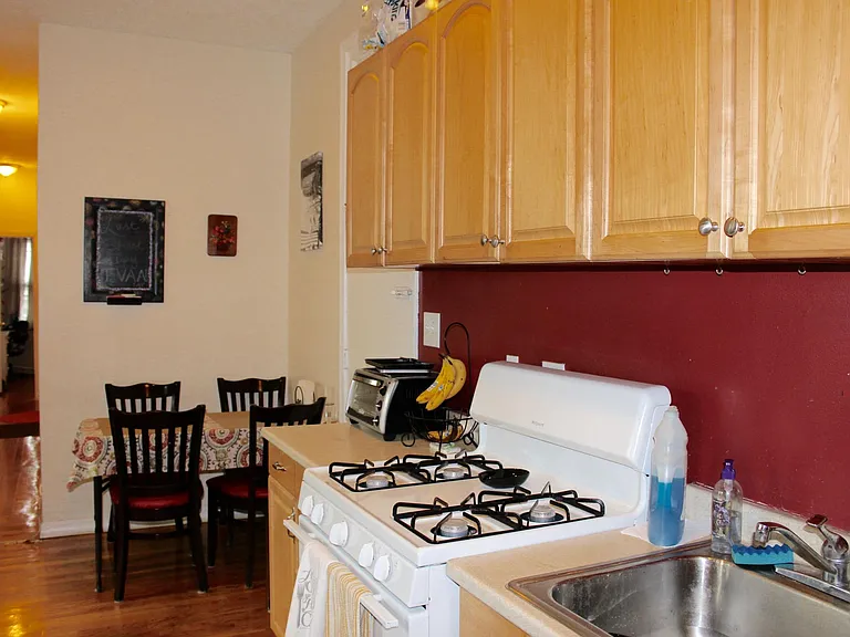 447 Park Dr #1R — Photo 3