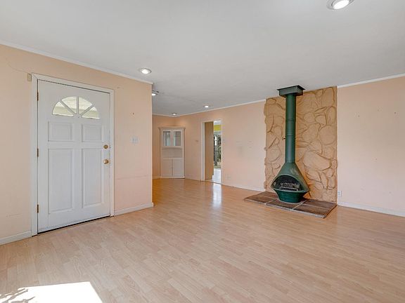 5th image of 2513 Valley Center Drive
