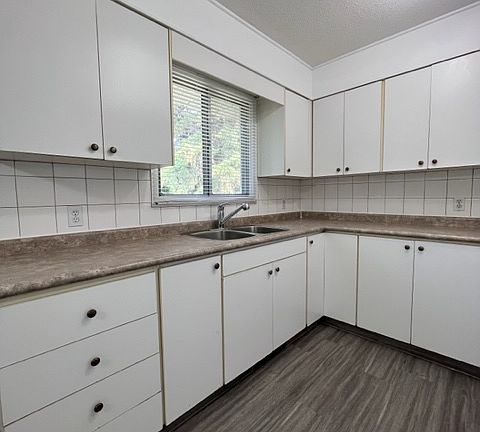 5th image of 2610 7th St E #A