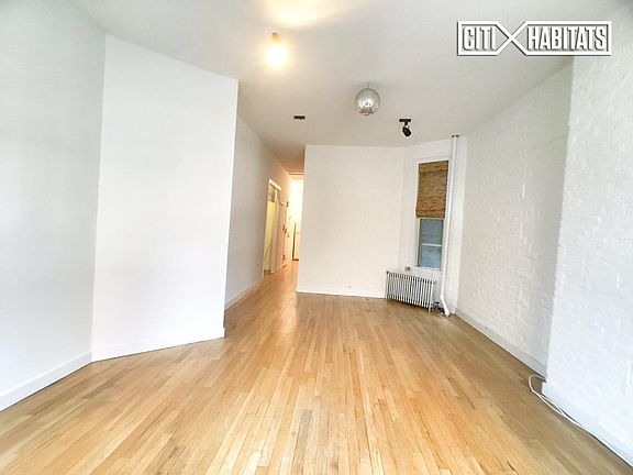 3rd image of 626 E 14th St APT 6