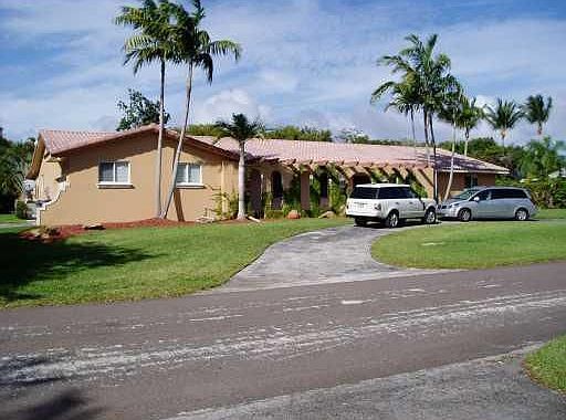 1st image of 5825 Las Palmas Dr