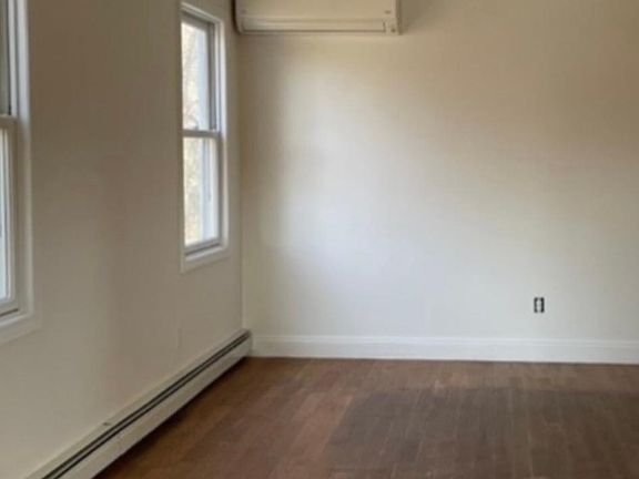 4th image of 420 N Corona Ave Unit 8