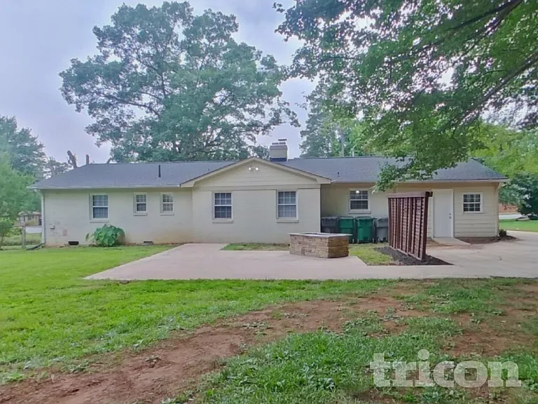 7511 Monroe Rd — Photo 18