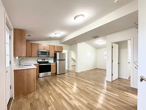 150 Acorn St Photo 1