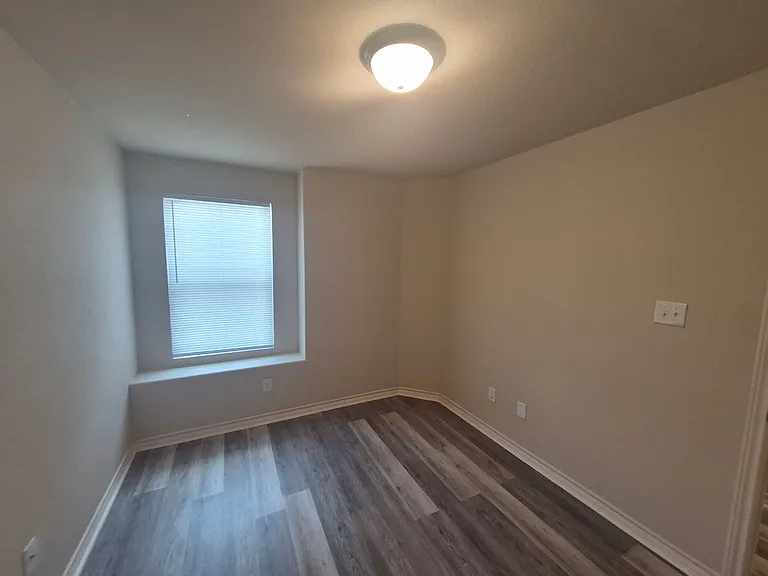 6858 Lakeview Dr #101 — Photo 18