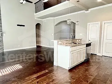 5 bed, 3172 sqft, $3,500 — Photo 3