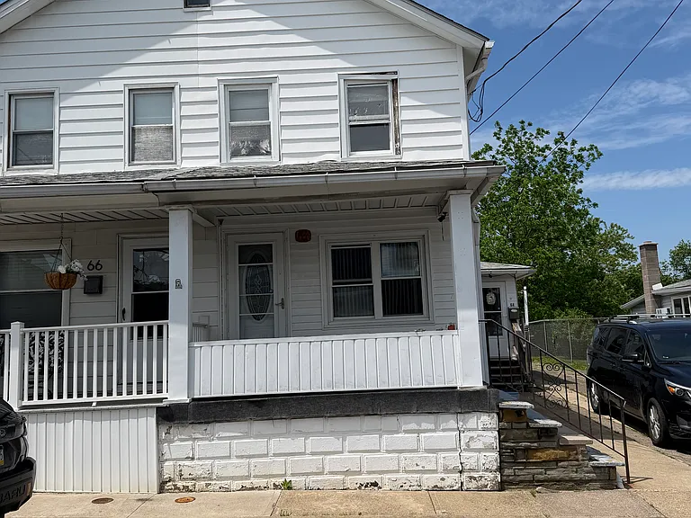 64 Hill St — Photo 3