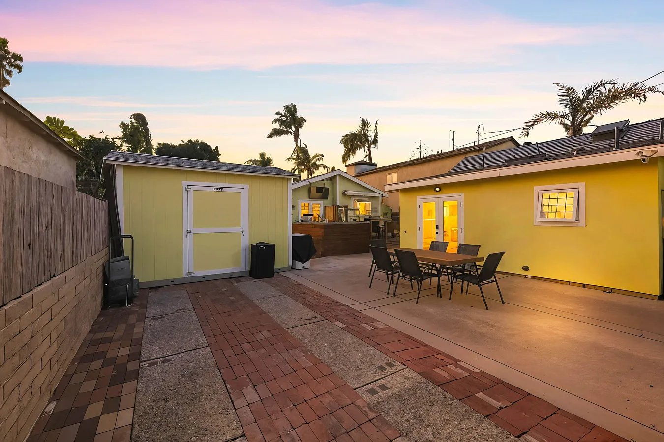 1 bed, 807 sqft, $8,483 — Photo 1