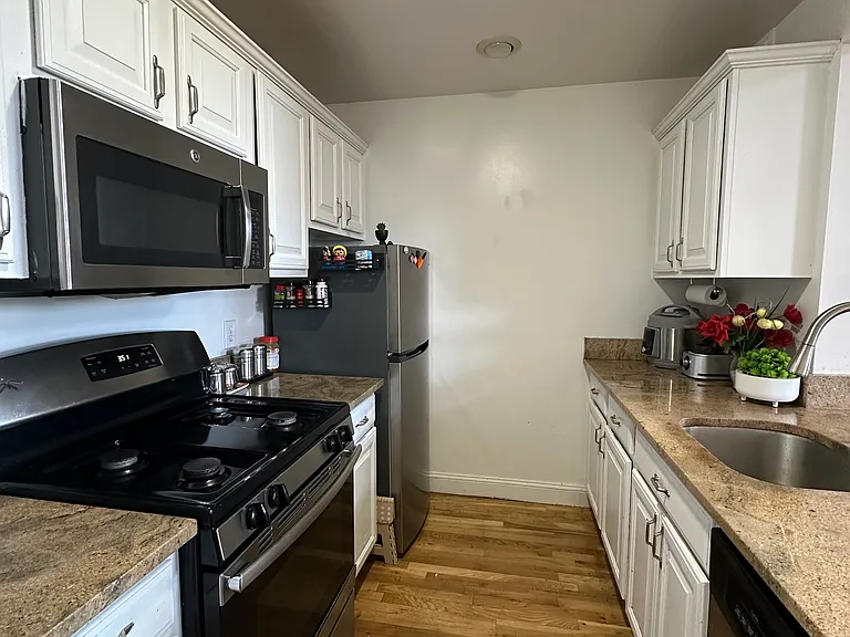 55 Skillman Ave #4B — Photo 4