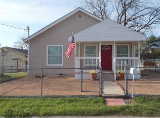 102 E Highland Ave, Comanche, TX 76442