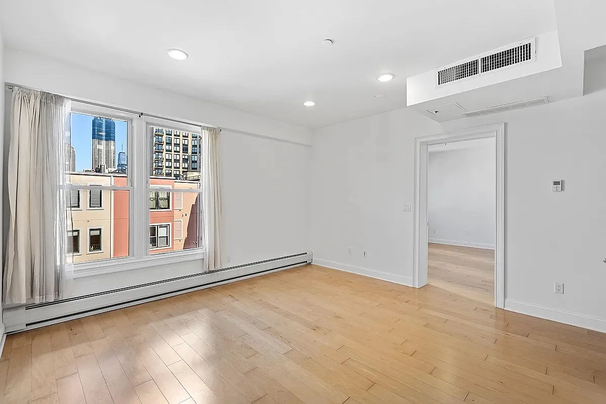 1 bed, 567 sqft, $3,300 — Photo 2