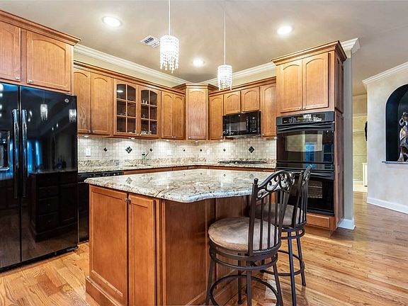 5th image of 388 Altessa Blvd