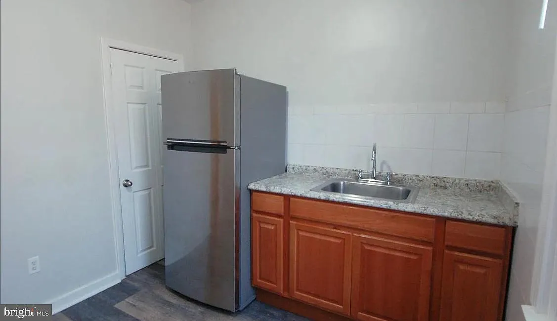 3 bed, 1.0 bath, 1280 sqft, $1,450 — Photo 3