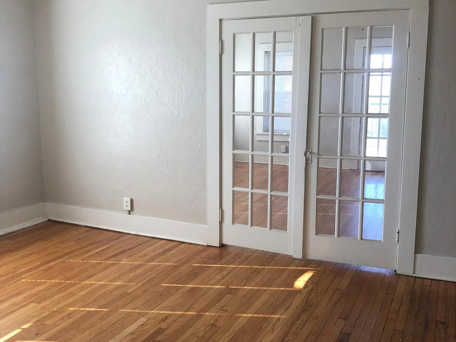 1423 S Peoria Ave — Photo 4