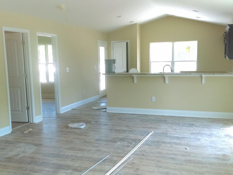 2nd image of 4699 Applewood Ct