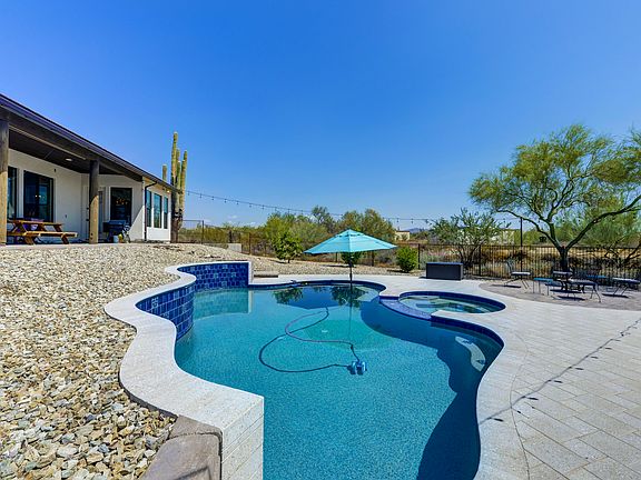 5th image of 5847 E Dale Ln