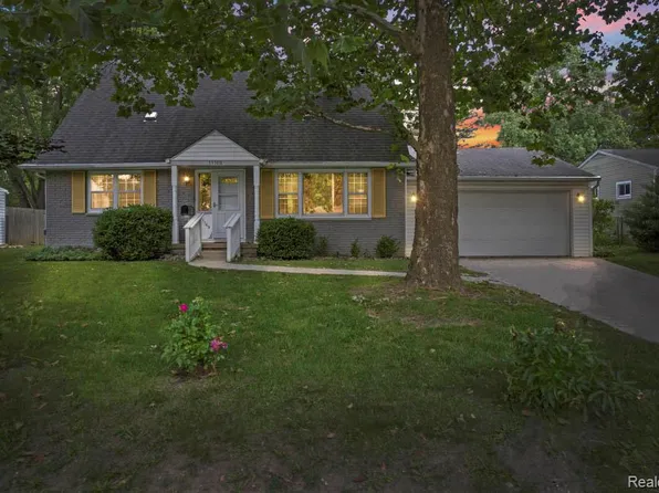 11169 Riverview Dr, Grand Blanc, MI 48439