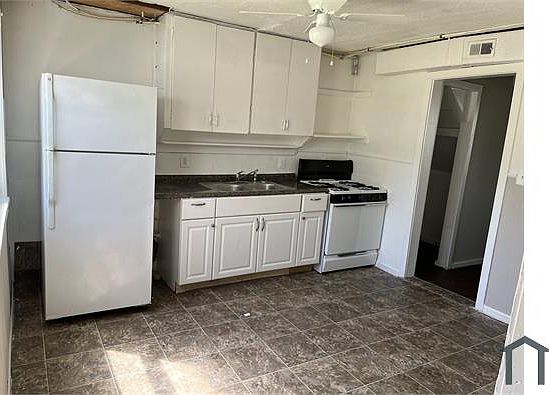 2nd image of 33517 Berville Ct