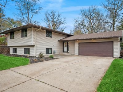 133 Greenwood St, Mahtomedi, MN, 55115
