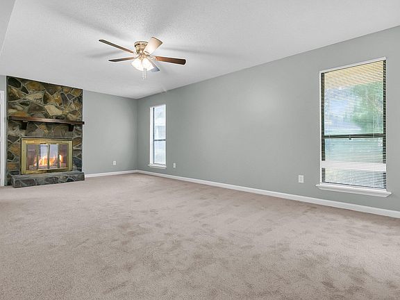4th image of 1226 Parkway Dr