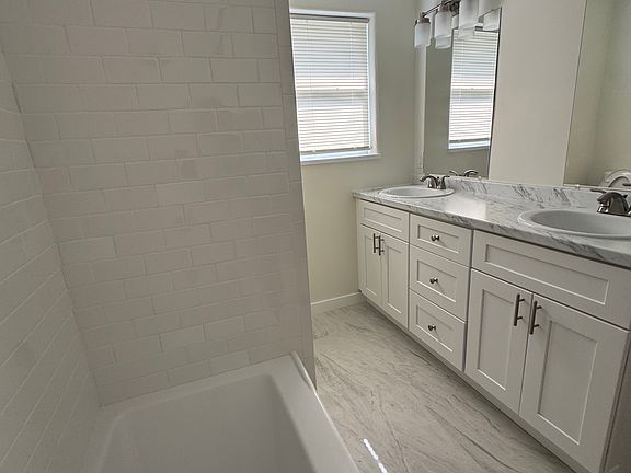 5th image of 245 Emory Pl