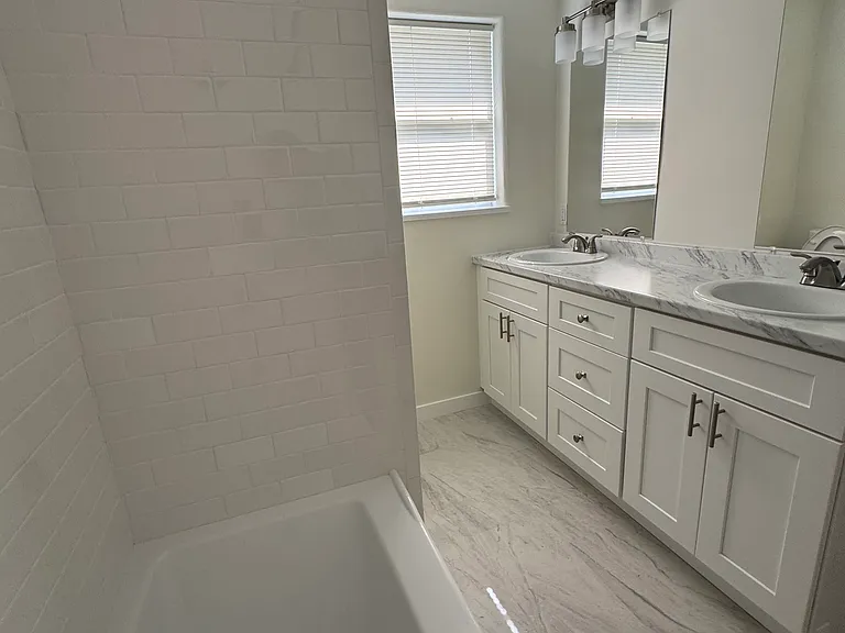 245 Emory Pl #HOUSE — Photo 4