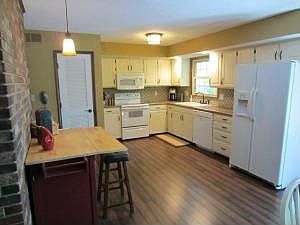 5th image of 1415 S Waterford Dr