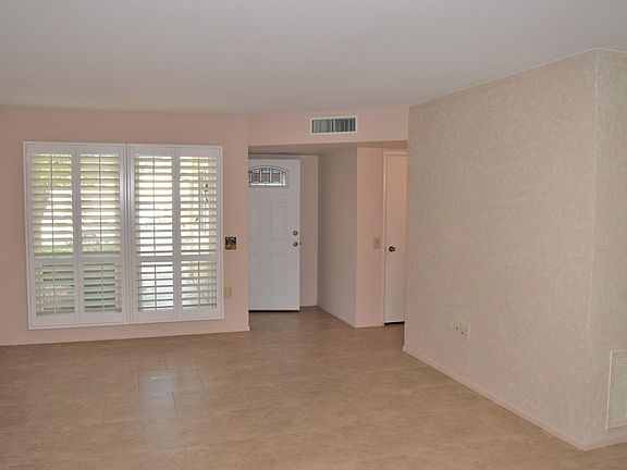 3rd image of 13331 W Stonebrook Dr