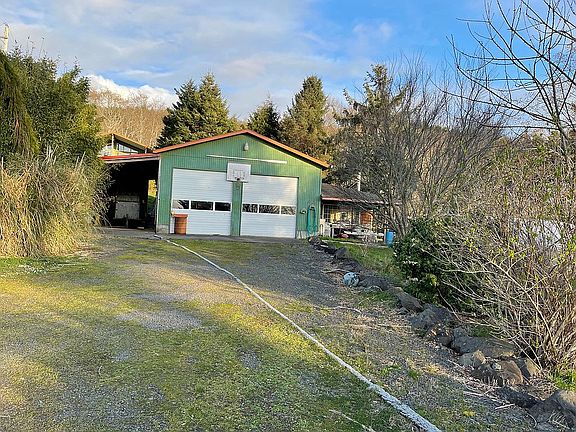 2nd image of 9585 Scenic View Dr