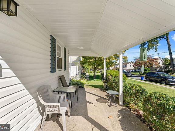 3rd image of 721 Thorndale Rd