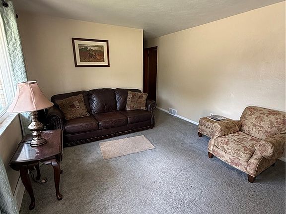 2nd image of 572 Guylyn Dr