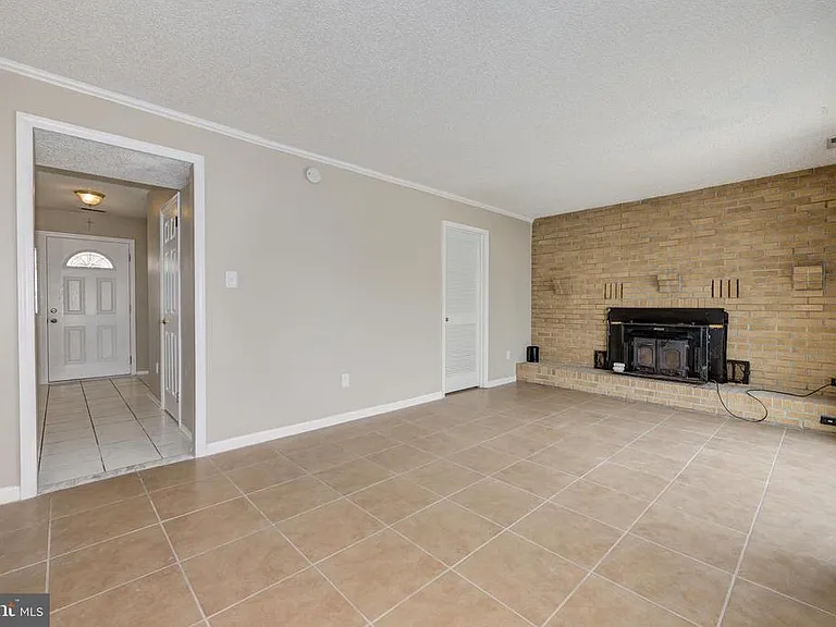 76 Argyle Ave — Photo 9