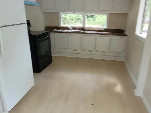 882 E Chestnut Ave, Crestview, FL 32539