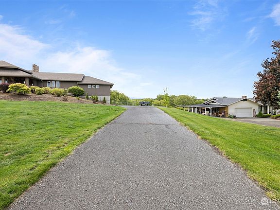 5th image of 1684 Brookshire Drive