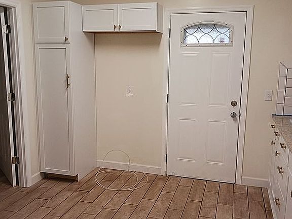 5th image of 1310 Lamar St
