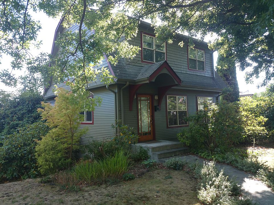 2nd image of 3021 NE 57th St